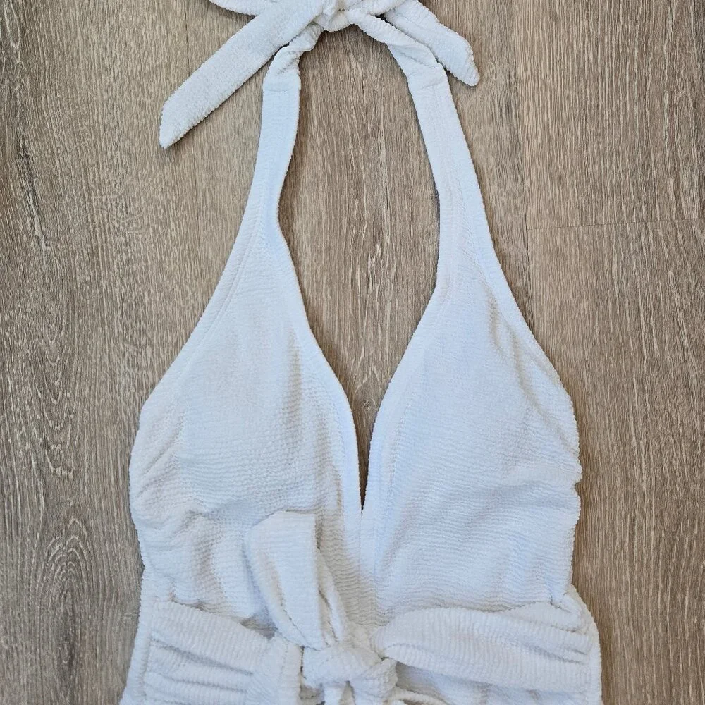 Lulus Sunny Day Babe White Halter One Piece Swimsuit Sz XS New Without Tags $59